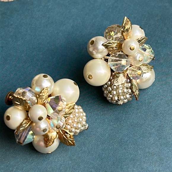 Vendome Vintage Faux Pearl & AB Crystal Necklace and Matching Cluster Clip Ons - Picture 14 of 16